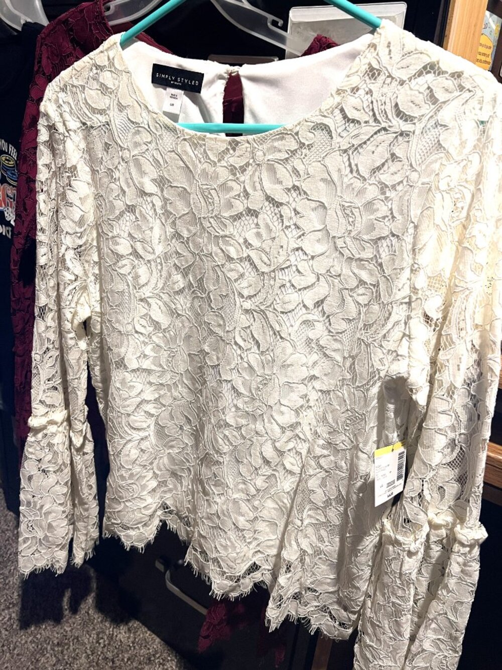 NWT Simply Styled White Women's Lacy top Blouse with bell sleeves Size large